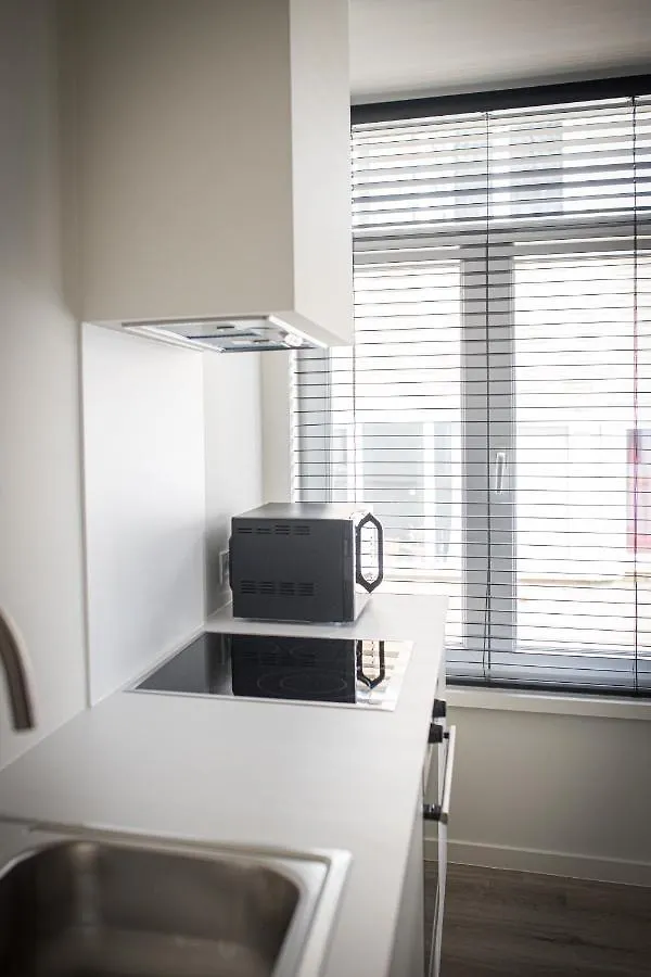 ETAGE 2 - appartement in centrum, 300m van zee mét parking Ostende