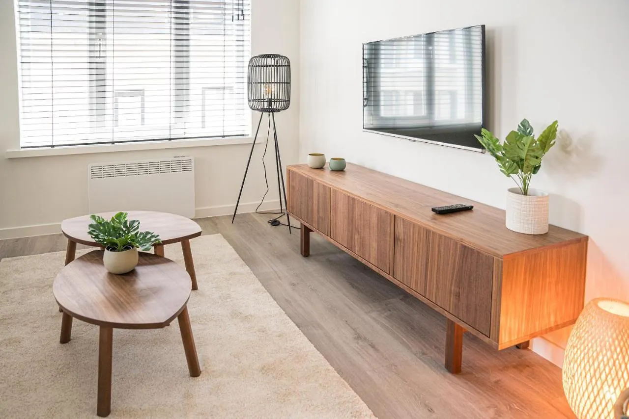ETAGE 2 - appartement in centrum, 300m van zee mét parking Ostende